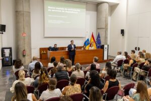 Bienestar Social presenta modelo de contratación para agilizar atención a dependientes en Canarias